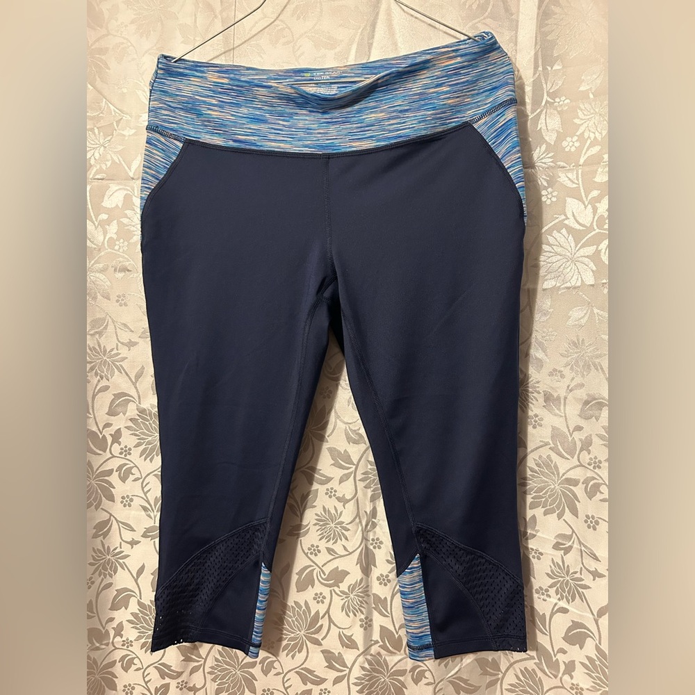 Tek Gear DryTek Capri Leggings Navy Blue with Printed Waistband – Size PL.